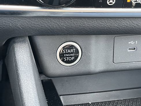 Used 2022 Nissan Rogue SV w/ SV Premium Package AWD/4WD image 36