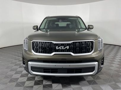 Used 2024 Kia Telluride EX w/ EX Captain's Chair Package