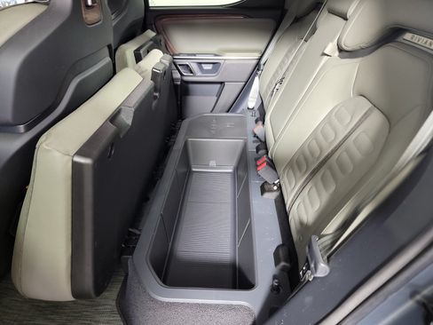 Used 2022 Rivian R1T Adventure AWD/4WD image 24