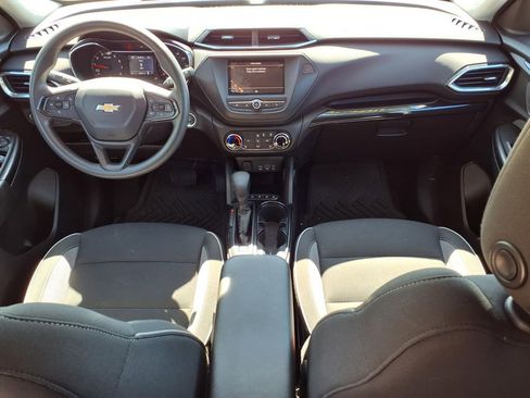 Used 2023 Chevrolet TrailBlazer LT FWD image 11