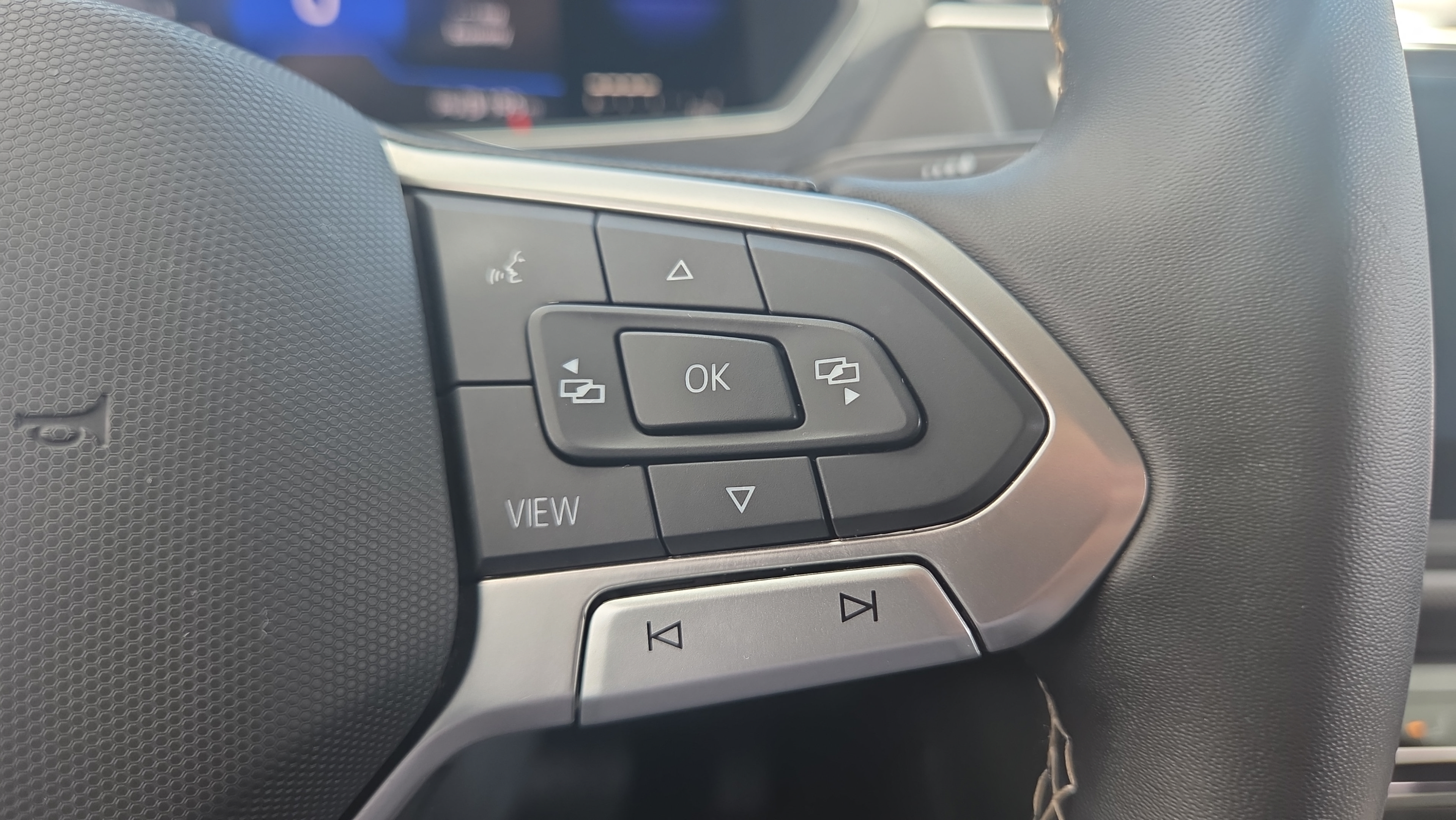Used 2022 Volkswagen Tiguan SE FWD image 26
