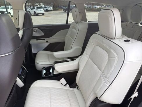 Used 2022 Lincoln Aviator Black Label w/ Dynamic Handling Package image 22