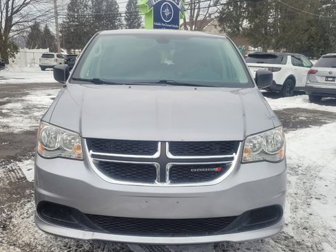 Used 2018 Dodge Grand Caravan SE w/ UConnect Hands-Free Group image 3