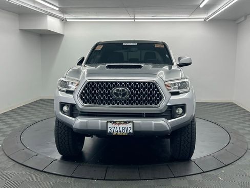 Used 2019 Toyota Tacoma TRD Sport image 5