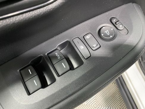 Used 2024 Honda HR-V LX image 18