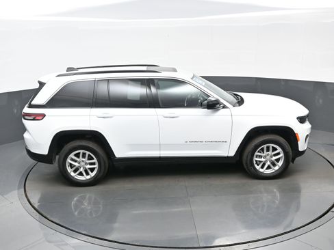 Used 2025 Jeep Grand Cherokee Laredo X w/ Luxury Tech Group I image 39