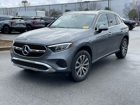 Used 2023 Mercedes-Benz GLC 300 image 3