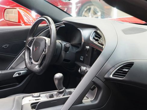 Used 2019 Chevrolet Corvette Stingray Coupe w/ Carbon Flash Badge Package RWD image 48