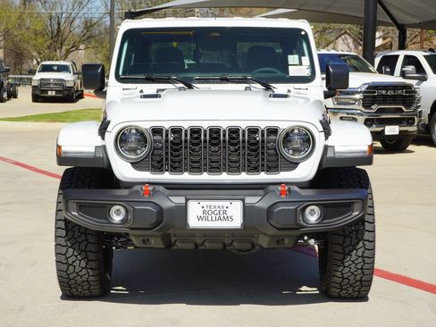 New 2026 Jeep Gladiator Rubicon w/ Steel Power Dome Hood Package AWD/4WD image 6
