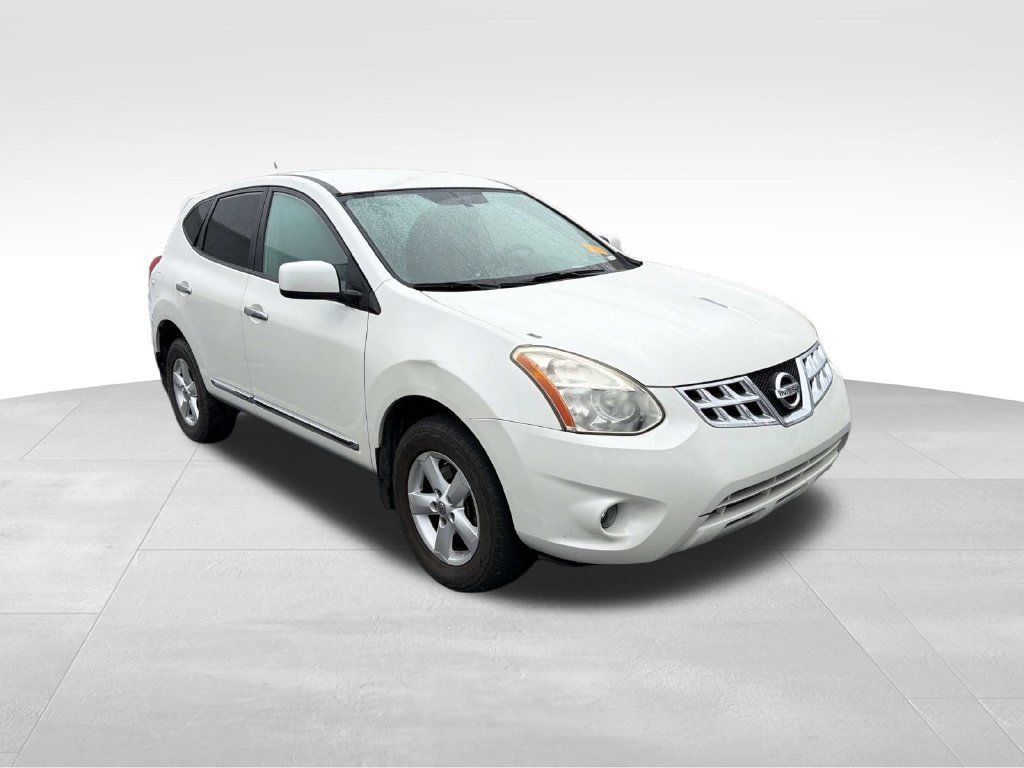 Used 2013 Nissan Rogue S w/ Special Edition Pkg FWD image 2