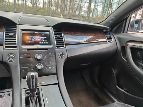 Used 2014 Ford Taurus Limited image 22
