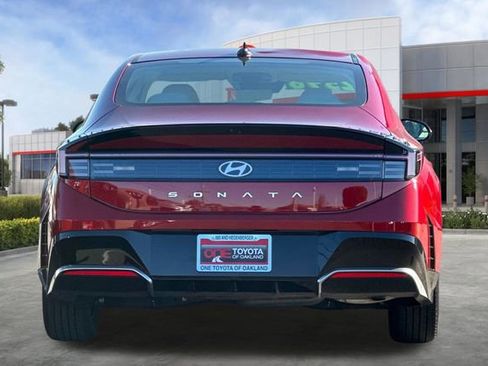 Used 2025 Hyundai Sonata SEL FWD image 5