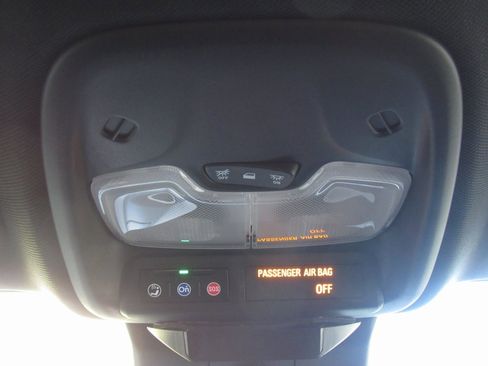 Used 2024 Chevrolet Colorado LT image 26