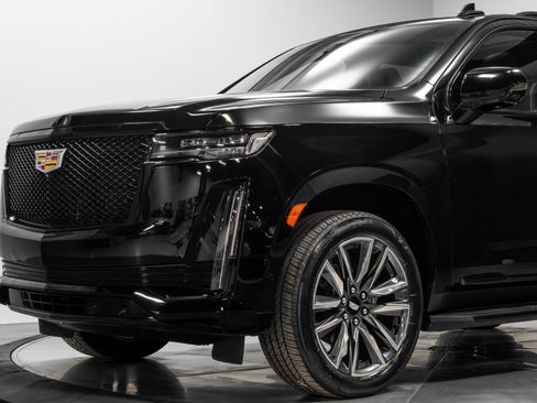 Used 2022 Cadillac Escalade Sport w/ Touring Package AWD/4WD image 4