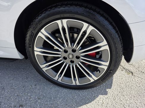 Certified 2024 Land Rover Range Rover Sport Dynamic SE image 9