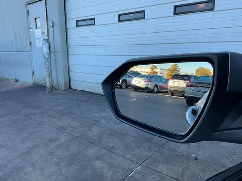 Used 2025 Hyundai Elantra Limited image 20