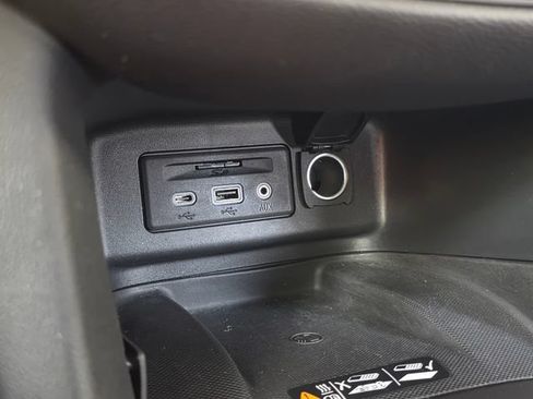 Used 2019 Chevrolet Equinox Premier FWD image 21