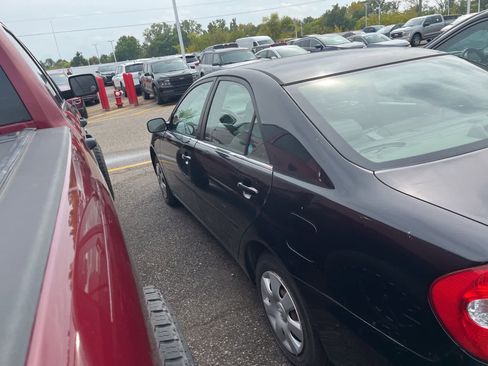 Used 2004 Toyota Camry LE image 9