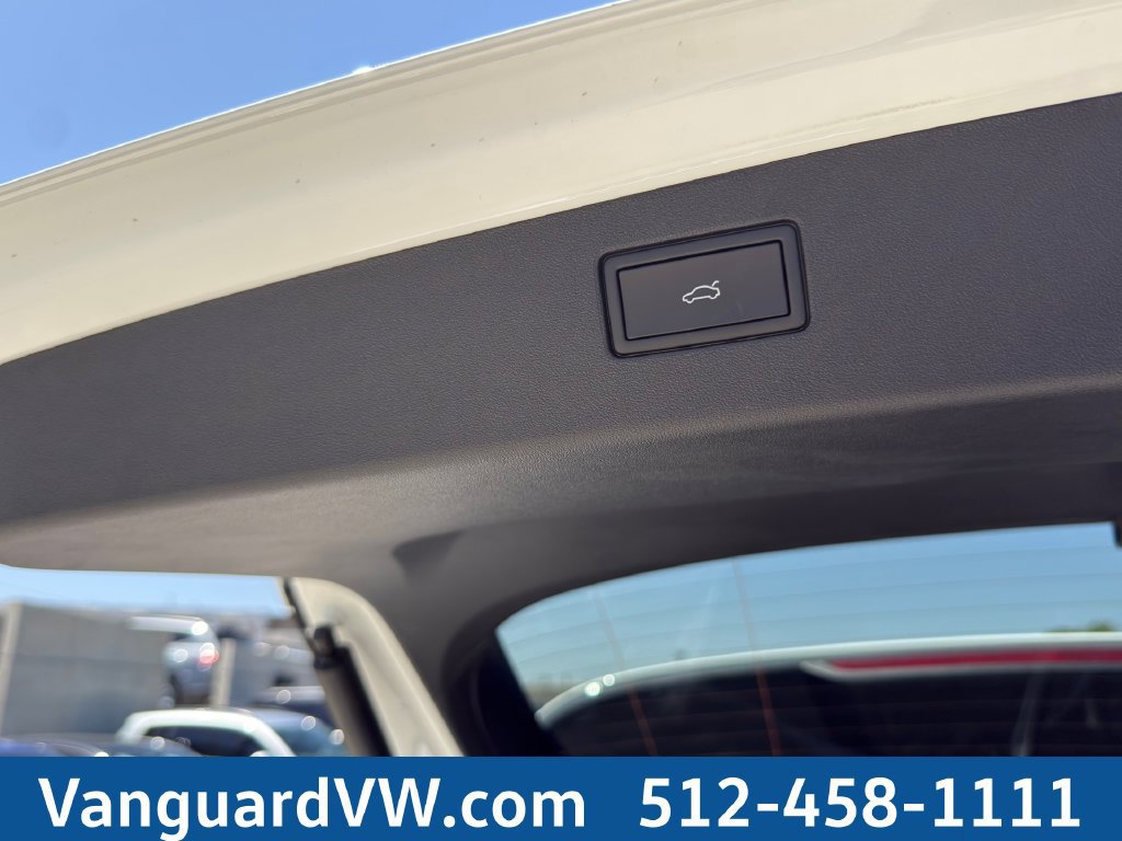 New 2026 Volkswagen Tiguan SE FWD image 12