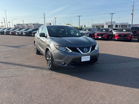 Used 2019 Nissan Rogue Sport SL AWD/4WD image 3
