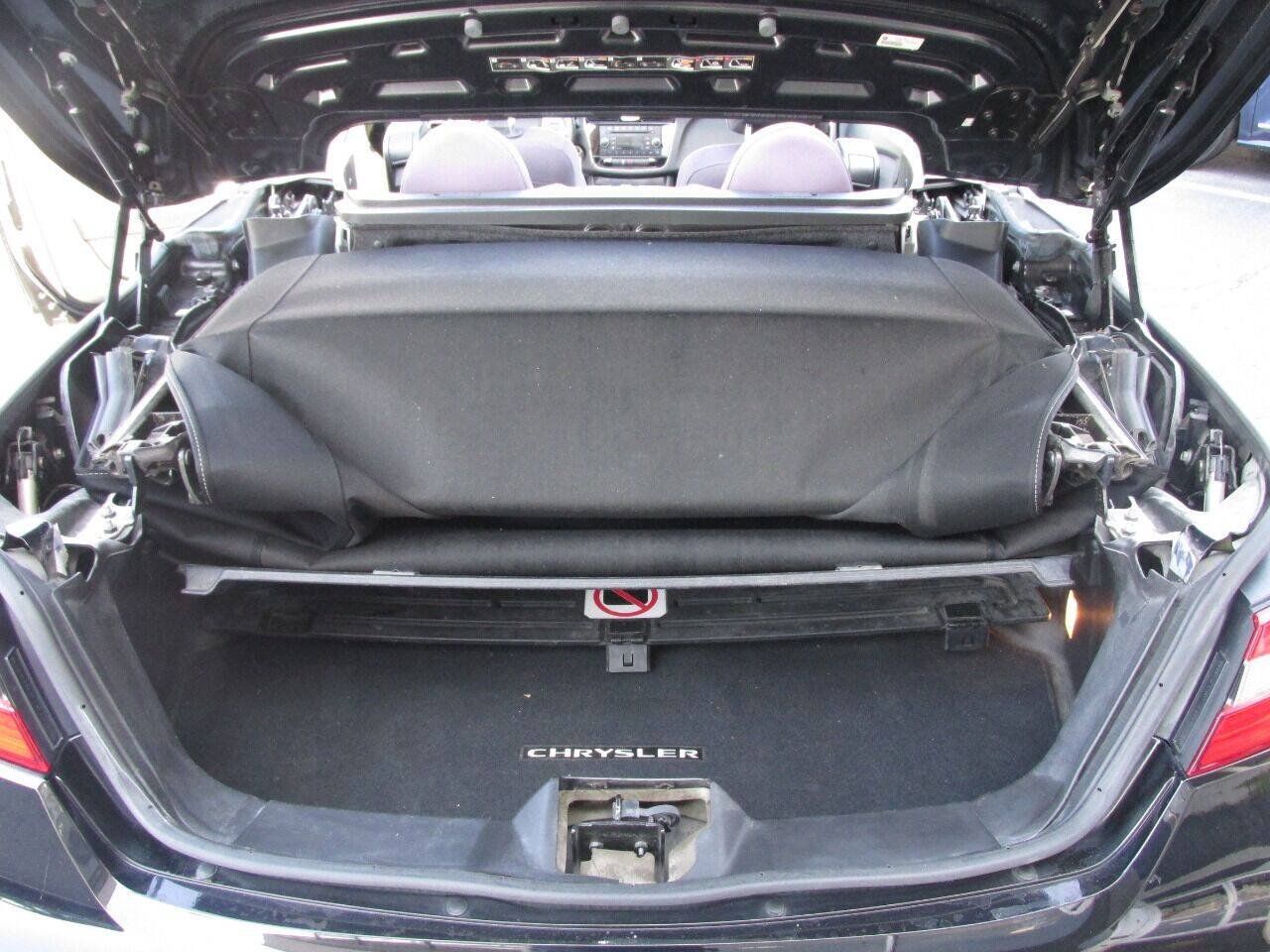 Used 2013 Chrysler 200 Touring FWD image 10