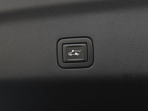 Used 2021 Chevrolet Suburban High Country image 35