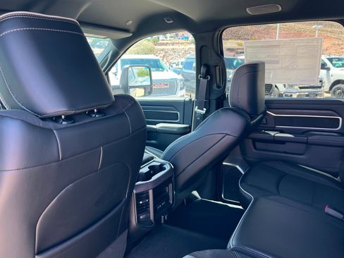 New 2026 RAM 2500 Laramie w/ Sport Appearance Package AWD/4WD image 19