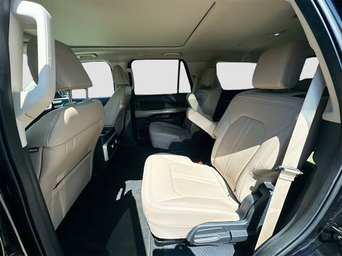 Used 2024 Ford Expedition Limited image 26
