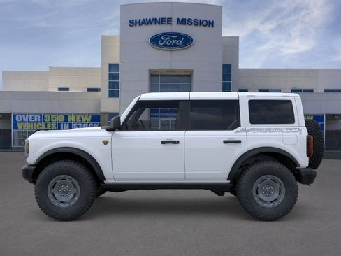 New 2025 Ford Bronco Badlands w/ Sasquatch Package AWD/4WD image 3