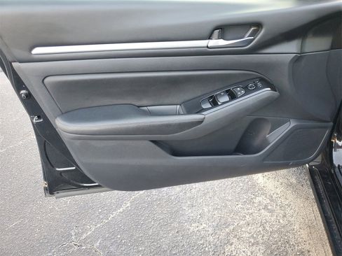 Used 2023 Nissan Altima 2.5 SV image 8