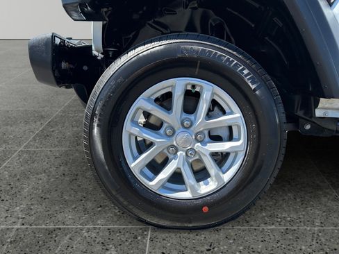 Used 2020 Jeep Wrangler Unlimited Sport image 14