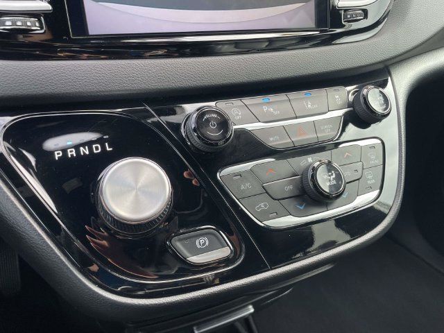 Used 2025 Chrysler Pacifica Select FWD image 28