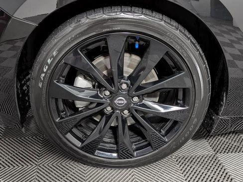 Used 2023 Nissan Maxima SR w/ Sport Mat Group image 47