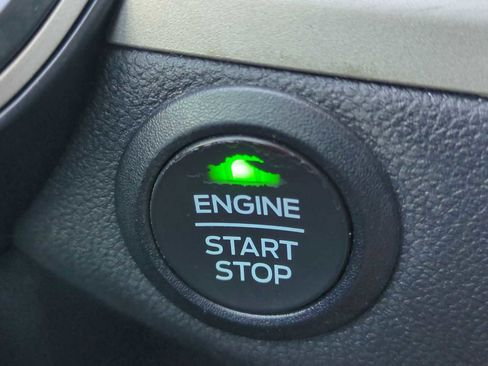 Used 2022 Ford Escape SE w/ SE Sport Appearance Package image 16