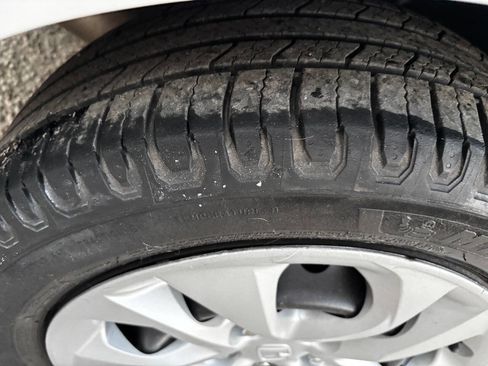 Used 2014 Honda Civic LX image 9