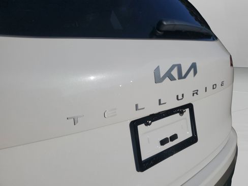 New 2025 Kia Telluride S image 29