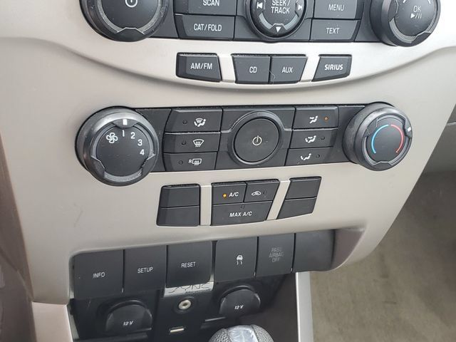 Used 2010 Ford Focus SE FWD image 18