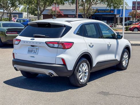 Used 2020 Ford Escape SE FWD image 4