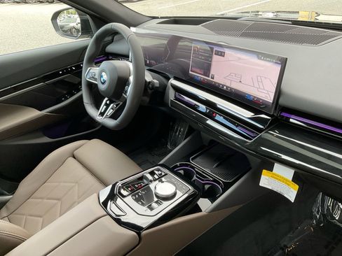 New 2026 BMW 530i RWD image 32