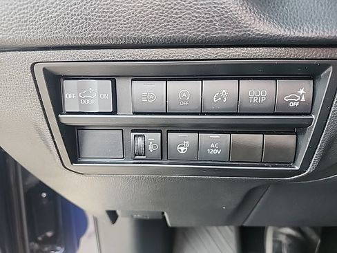 Used 2022 Toyota Tundra SR5 w/ SR5 Premium Package AWD/4WD image 10