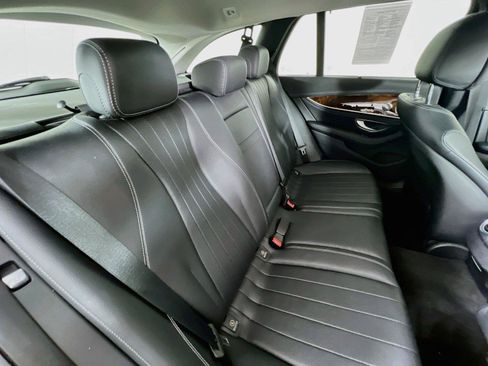 Used 2017 Mercedes-Benz E 400 4MATIC Wagon image 28