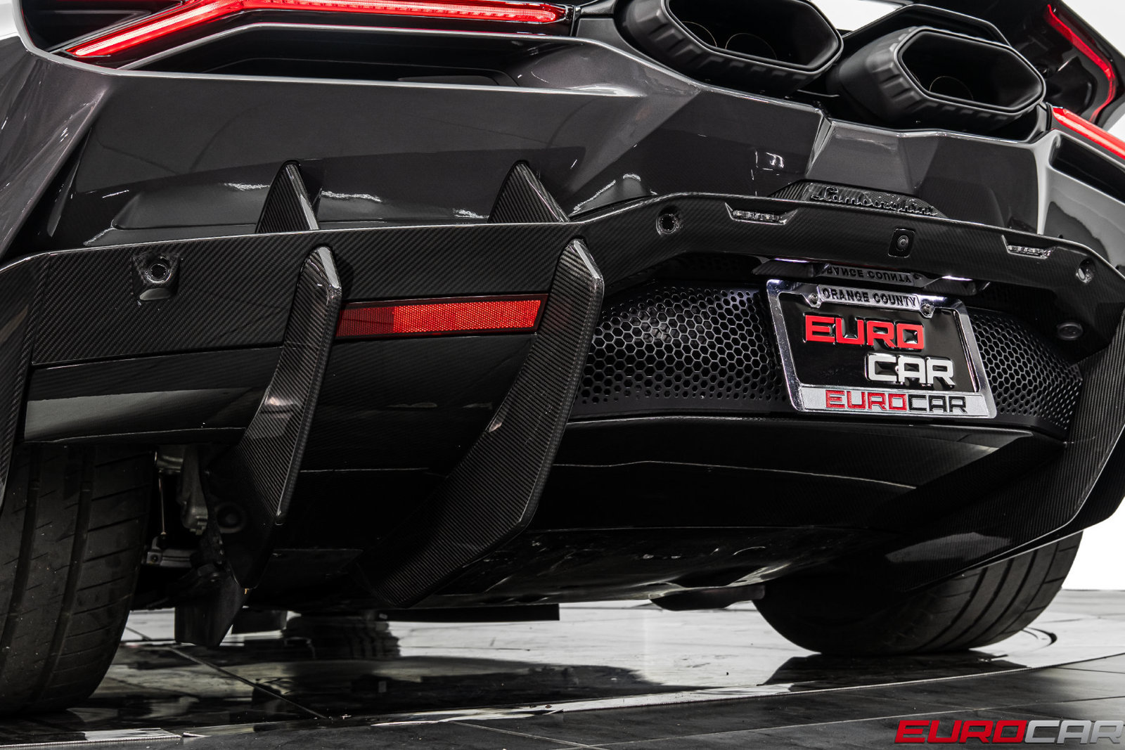 Used 2025 Lamborghini Revuelto AWD/4WD image 28