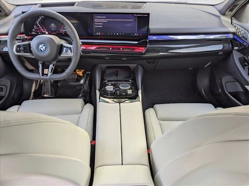 New 2026 BMW 550e xDrive w/ Premium Package image 18