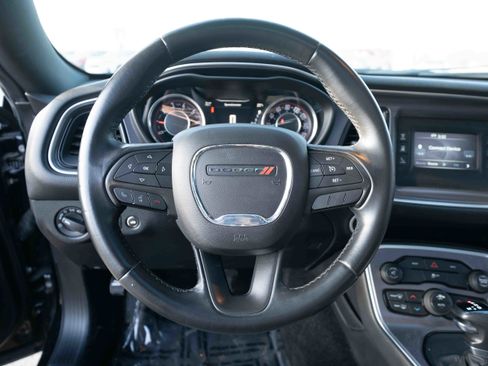 Used 2015 Dodge Challenger SXT image 20