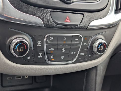Used 2020 Chevrolet Equinox LT FWD image 18