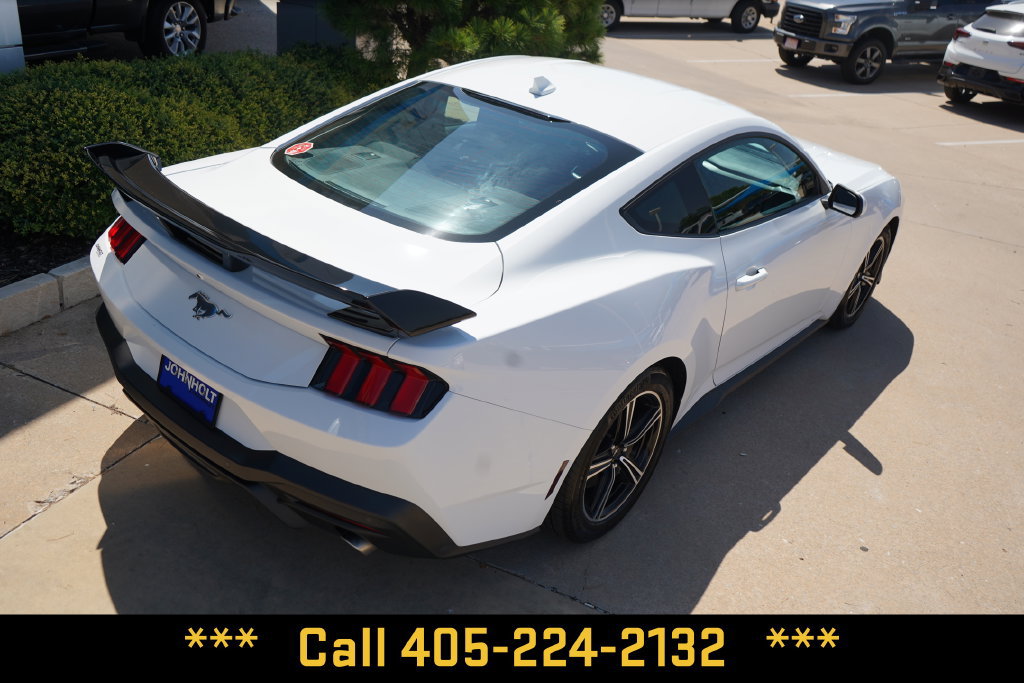 Used 2025 Ford Mustang Coupe RWD image 12