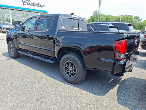 Used 2023 Toyota Tacoma SR AWD/4WD image 5