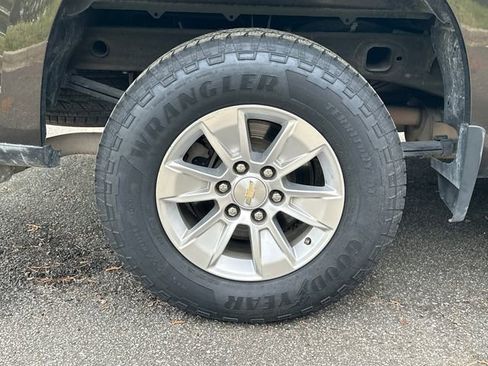 Used 2021 Chevrolet Silverado 1500 LT image 32