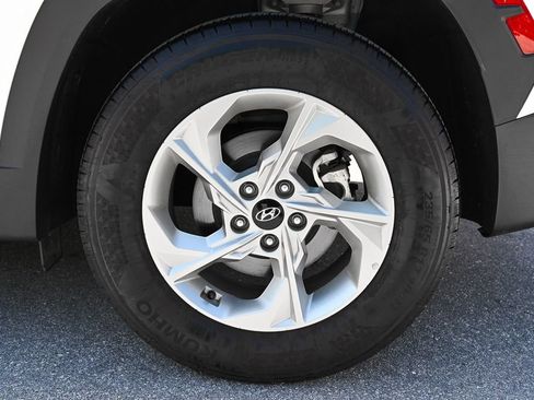 Used 2024 Hyundai Tucson SE image 8