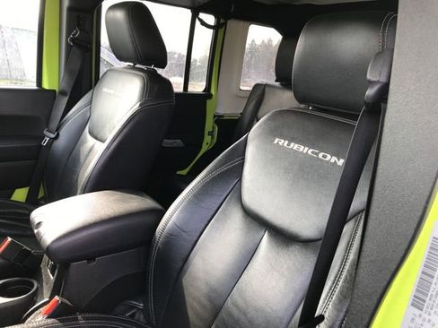 Used 2016 Jeep Wrangler Unlimited Rubicon w/ Connectivity Group image 4